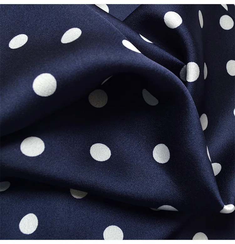 New Vintage Elegant Women Square Silk Scarves Head Neck Feel Satin Foulard Bandana Skinny Retro Hair Tie Band Small Scarf
New Vintage Elegant Women Square Silk Scarves Head Neck Feel Satin Foulard Bandana Skinny Retro Hair Tie Band Small Scarf