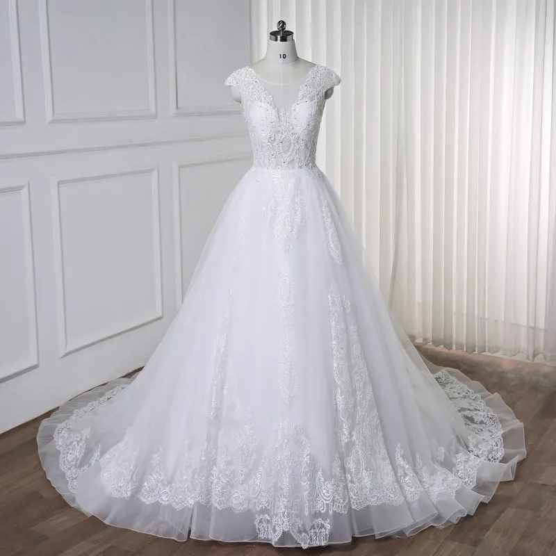 Белые свадебные бальные платья с аппликацией изготовленные на заказ Ближнем