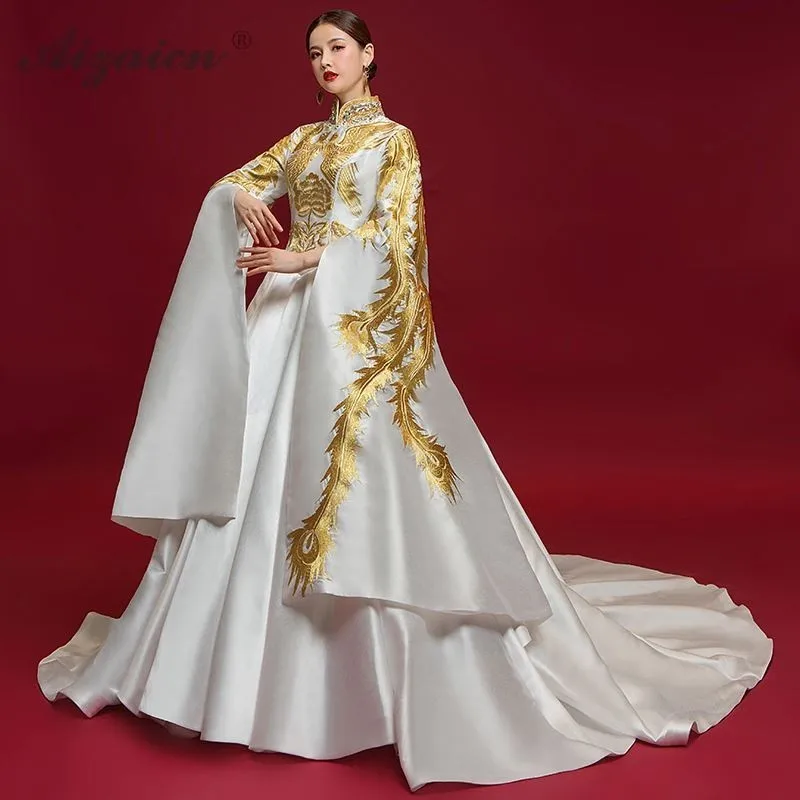 Фото Роскошное китайское вечернее платье Чонсам с вышивкой модное белое в
