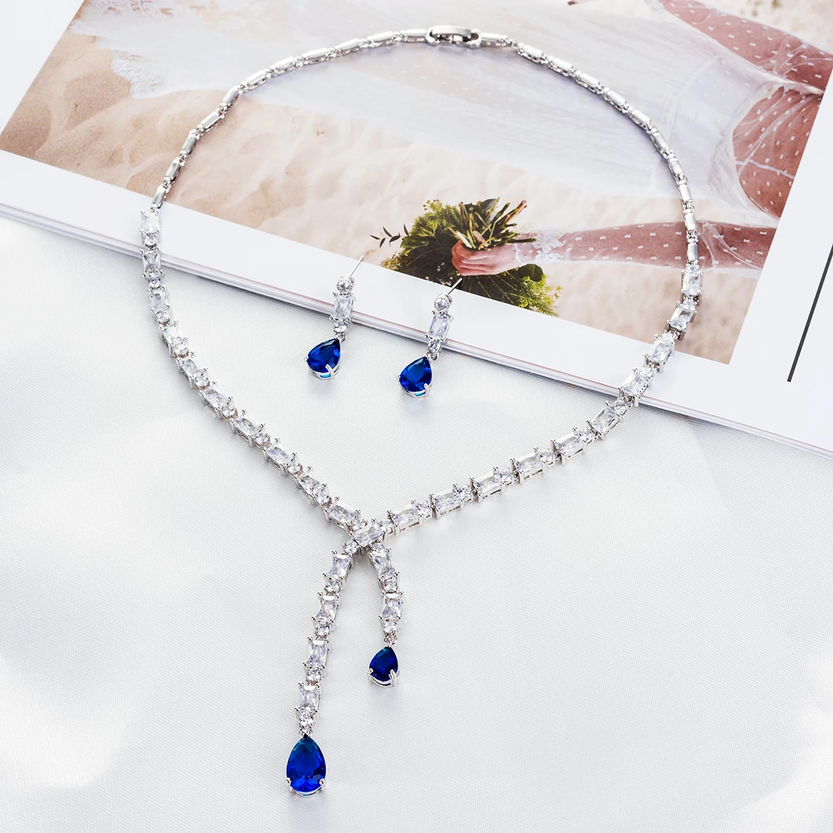 Fashion Crystal CZ Cubic Zirconia Bridal Wedding Drop Necklace Earring Set Jewelry Sets for Women Accessories CN10110
Fashion Crystal CZ Cubic Zirconia Bridal Wedding Drop Necklace Earring Set Jewelry Sets for Women Accessories CN10110