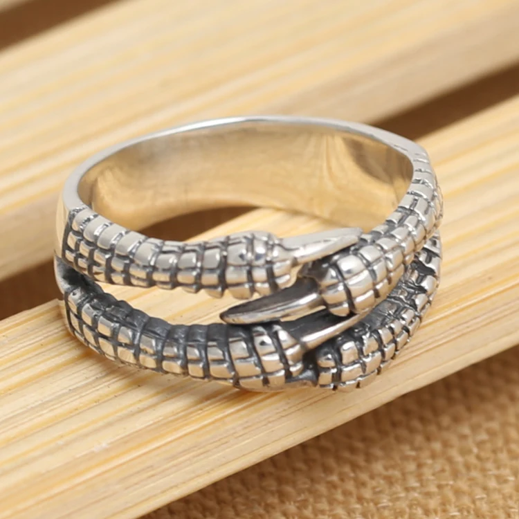 Handmade 925 silver dragon paw ring vintage sterling silver man ring male jewelry gift unisex finger ring Adjustable
Handmade 925 silver dragon paw ring vintage sterling silver man ring male jewelry gift unisex finger ring Adjustable