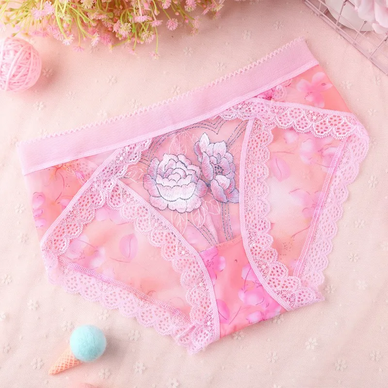 Women Seamless Panties Underwear Embroidered Lace Briefs For Female Transparent Mesh Mid-Rise Sexy Panties Summer New Hot Sale 
Women Seamless Panties Underwear Embroidered Lace Briefs For Female Transparent Mesh Mid-Rise Sexy Panties Summer New Hot Sale
