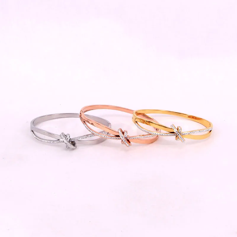 Fashion Stainless Steel Full Crystal Bowknot X Cross Bangle Bracelet Rose Gold Color Female Woman Party Gift
Fashion Stainless Steel Full Crystal Bowknot X Cross Bangle Bracelet Rose Gold Color Female Woman Party Gift