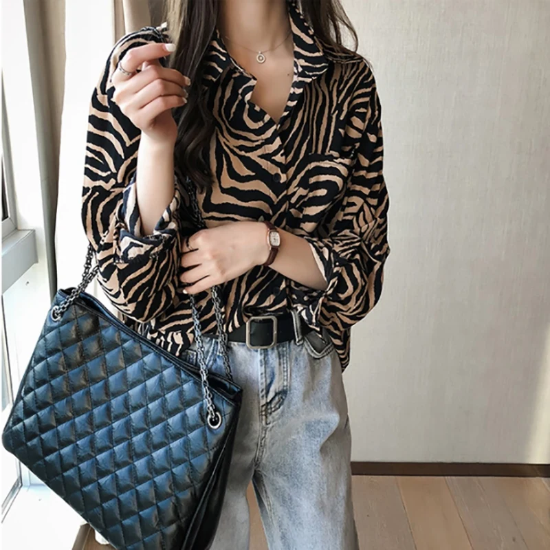 Women Fashion Retro Striped Botton Dot Long Sleeve Shirts All-match Casual Loose Concise Blouses 2019
Women Fashion Retro Striped Botton Dot Long Sleeve Shirts All-match Casual Loose Concise Blouses 2019