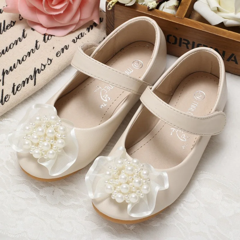 Children leather shoes Autumn of 2017 new girls leather shoes child Pearl flowers princess girl shoes leather school shoes kids
Children leather shoes Autumn of 2017 new girls leather shoes child Pearl flowers princess girl shoes leather school shoes kids