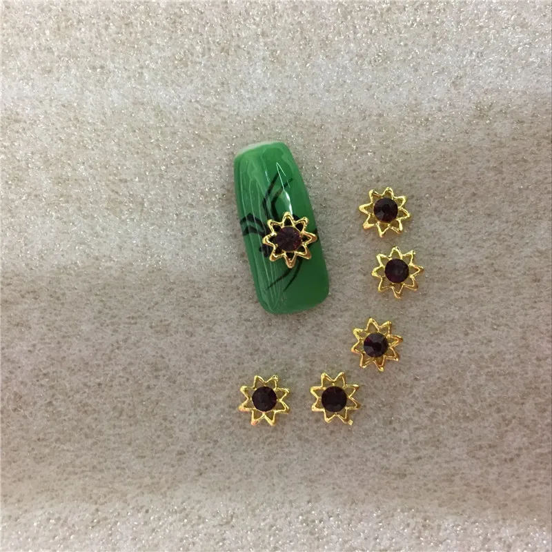 10 pcs/bag Golden Diamond Bow Gem Rhinestone Art Glitter Nail Alloy Jewelry Acessorios 3D Nail Art Decoration Jois Tools NO.39
10 pcs/bag Golden Diamond Bow Gem Rhinestone Art Glitter Nail Alloy Jewelry Acessorios 3D Nail Art Decoration Jois Tools NO.39