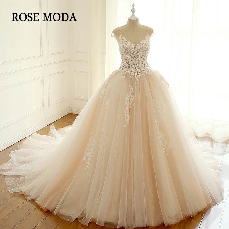 Rose Moda Cap Sleeves Blush Pink Wedding Dress V Neck Lace Wedding Dresses with 3D Flowers Real Photos
Rose Moda Cap Sleeves Blush Pink Wedding Dress V Neck Lace Wedding Dresses with 3D Flowers Real Photos