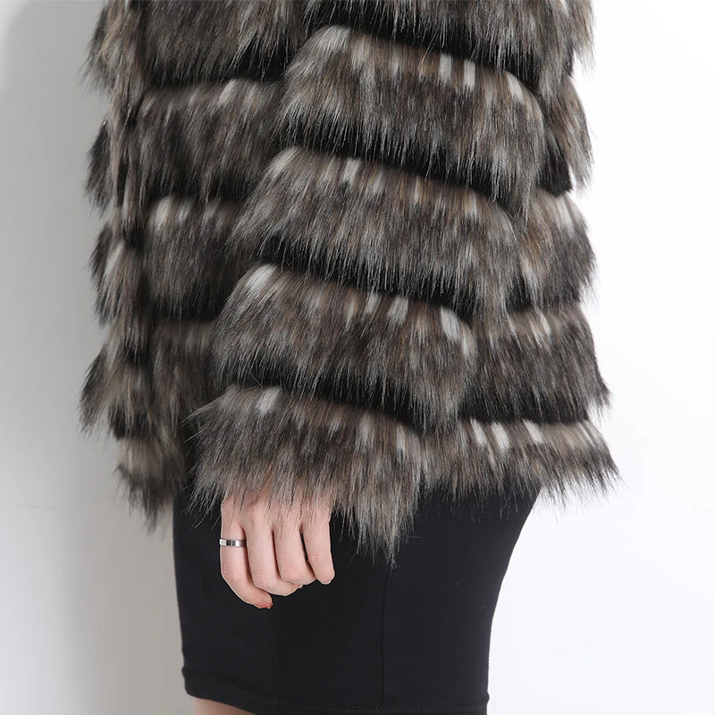 Nerazzurri Winter warm short faux fur jacket women 2021 Gradual Color Hairy furry fake fox fur coat outerwear Korean Fashion
Nerazzurri Winter warm short faux fur jacket women 2021 Gradual Color Hairy furry fake fox fur coat outerwear Korean Fashion
