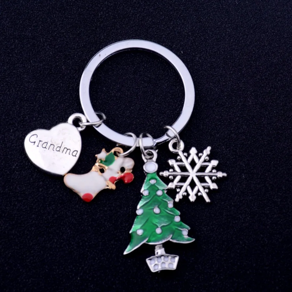 

12PC/Lot Love Grandma Keychain Christmas Tree Stocking Snowflake Charms Keyring Family Xmas Gift For Nana Grandmother Key Chains