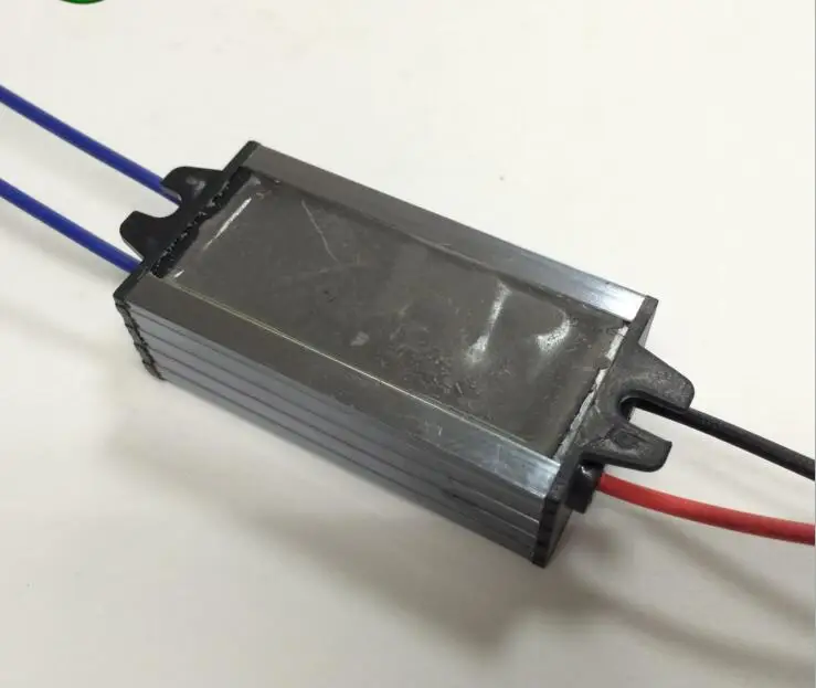 8-12W waterproof LED driver power supply AC 85-265V Constant current 9W 10W 12W for Outdoor street lighting 10pcs
8-12W waterproof LED driver power supply AC 85-265V Constant current 9W 10W 12W for Outdoor street lighting 10pcs