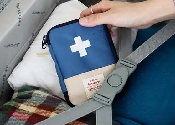 1PC Portable Outdoor Travel First Aid kit Medicine bag Home Small Medical box Emergency Survival Pill Case R3
1PC Portable Outdoor Travel First Aid kit Medicine bag Home Small Medical box Emergency Survival Pill Case R3