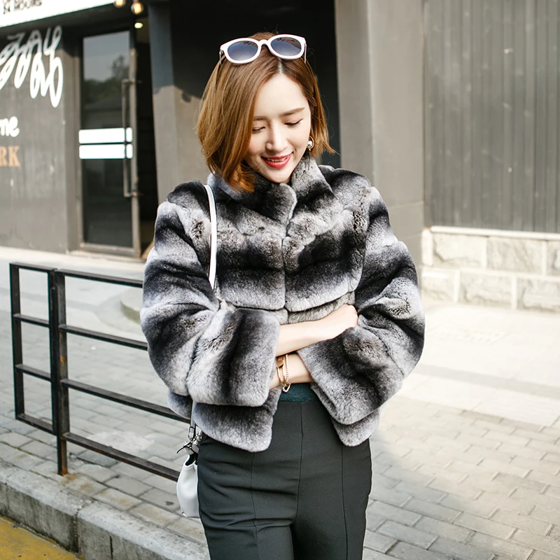 Short Chinchilla-Rex-Fur-Coat Stand up Collar Chinchilla Fur Jacket Chinchilla Rex Fur Coat Top Overcoat Plus Size Blazer
Short Chinchilla-Rex-Fur-Coat Stand up Collar Chinchilla Fur Jacket Chinchilla Rex Fur Coat Top Overcoat Plus Size Blazer