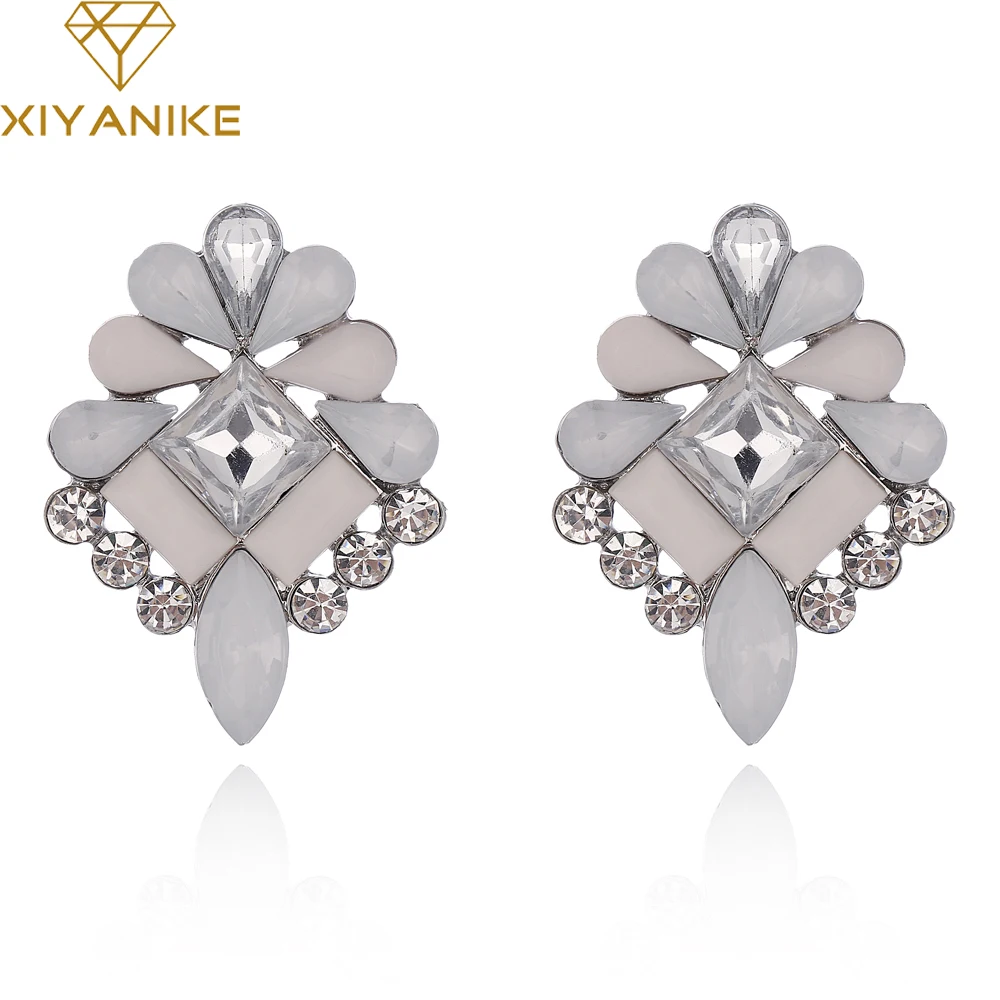 XIYANIKE Vintage 1 Color Acrylic Lady Pendant Earrings 2017 New Irregular Square Earrings For Women Party Statement Jewelry E303
XIYANIKE Vintage 1 Color Acrylic Lady Pendant Earrings 2017 New Irregular Square Earrings For Women Party Statement Jewelry E303