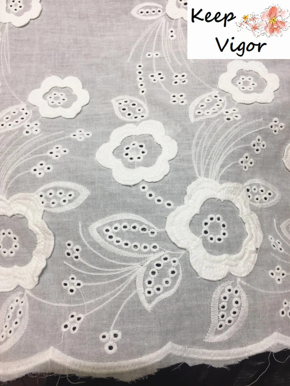 (1yard) 100% cotton white good quality two sides soft embroidery lace fabric for lady dress wedding party GB-104
(1yard) 100% cotton white good quality two sides soft embroidery lace fabric for lady dress wedding party GB-104