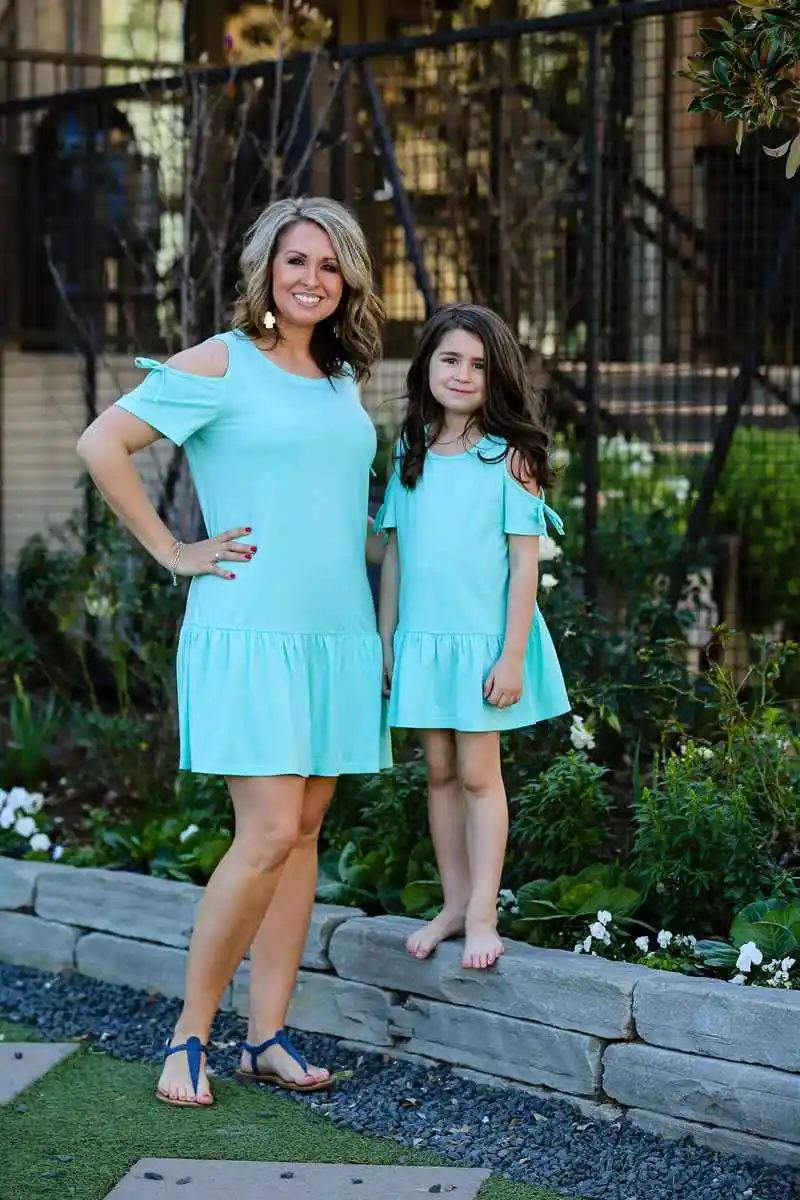 Family Mother Daughter Light Blue Dresses Mommy And Me Off-Shoulder Clothes 2019 Family Matching Clothes Family Look Dress
Family Mother Daughter Light Blue Dresses Mommy And Me Off-Shoulder Clothes 2019 Family Matching Clothes Family Look Dress