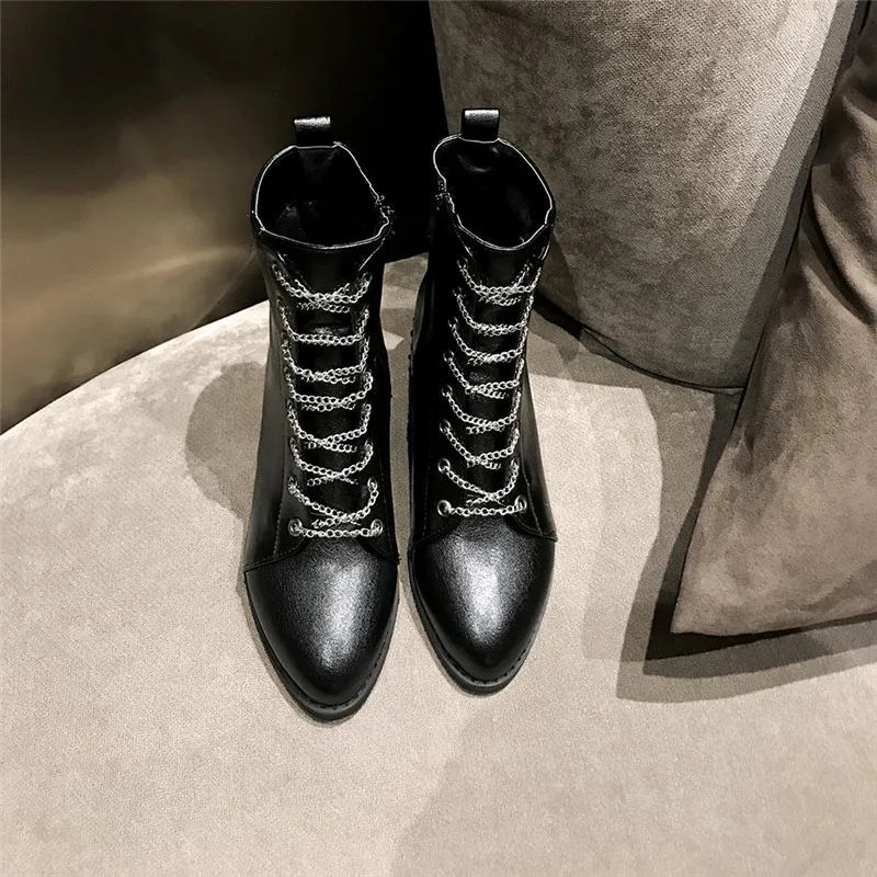 2019 New Buckle Winter Motorcycle Boots Women British Style Ankle Boots Gothic Punk Low Heel ankle Boot Women Shoe Plus Size 43
2019 New Buckle Winter Motorcycle Boots Women British Style Ankle Boots Gothic Punk Low Heel ankle Boot Women Shoe Plus Size 43