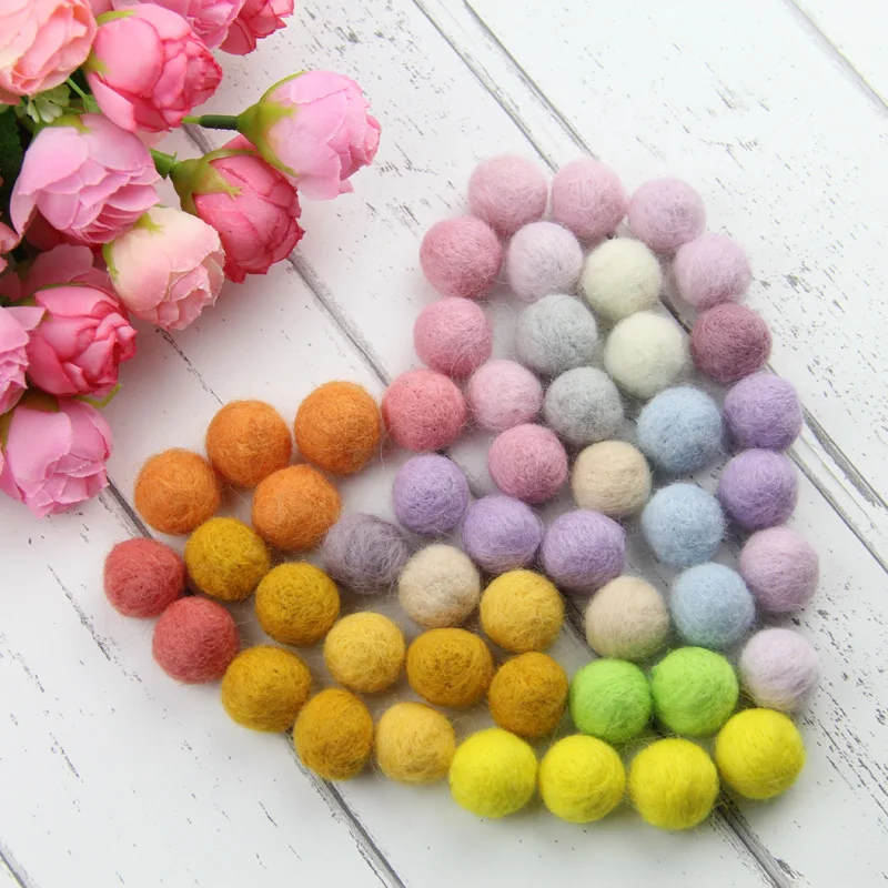 Wholesale 50pcs/lot chunky 20mm round handmade wool felt balls diy jewelry ornament accessories girls hair clips headband decor
Wholesale 50pcs/lot chunky 20mm round handmade wool felt balls diy jewelry ornament accessories girls hair clips headband decor