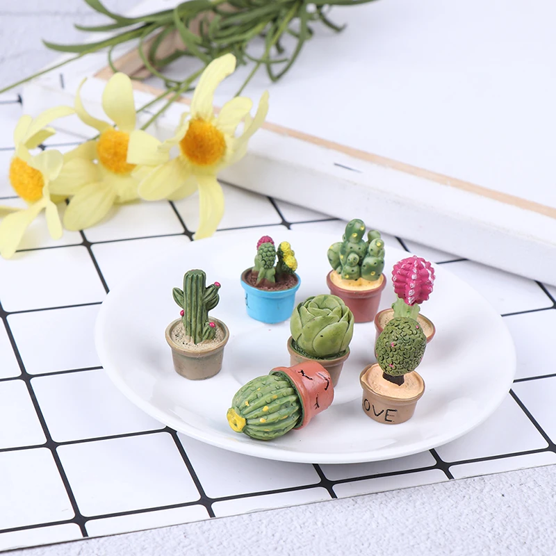 Mini Hot Sale Miniature Green Plant In Pot For Dollhouse Furniture Decoration 1:12 Mini Miniature Home Decor Succulent plants
Mini Hot Sale Miniature Green Plant In Pot For Dollhouse Furniture Decoration 1:12 Mini Miniature Home Decor Succulent plants