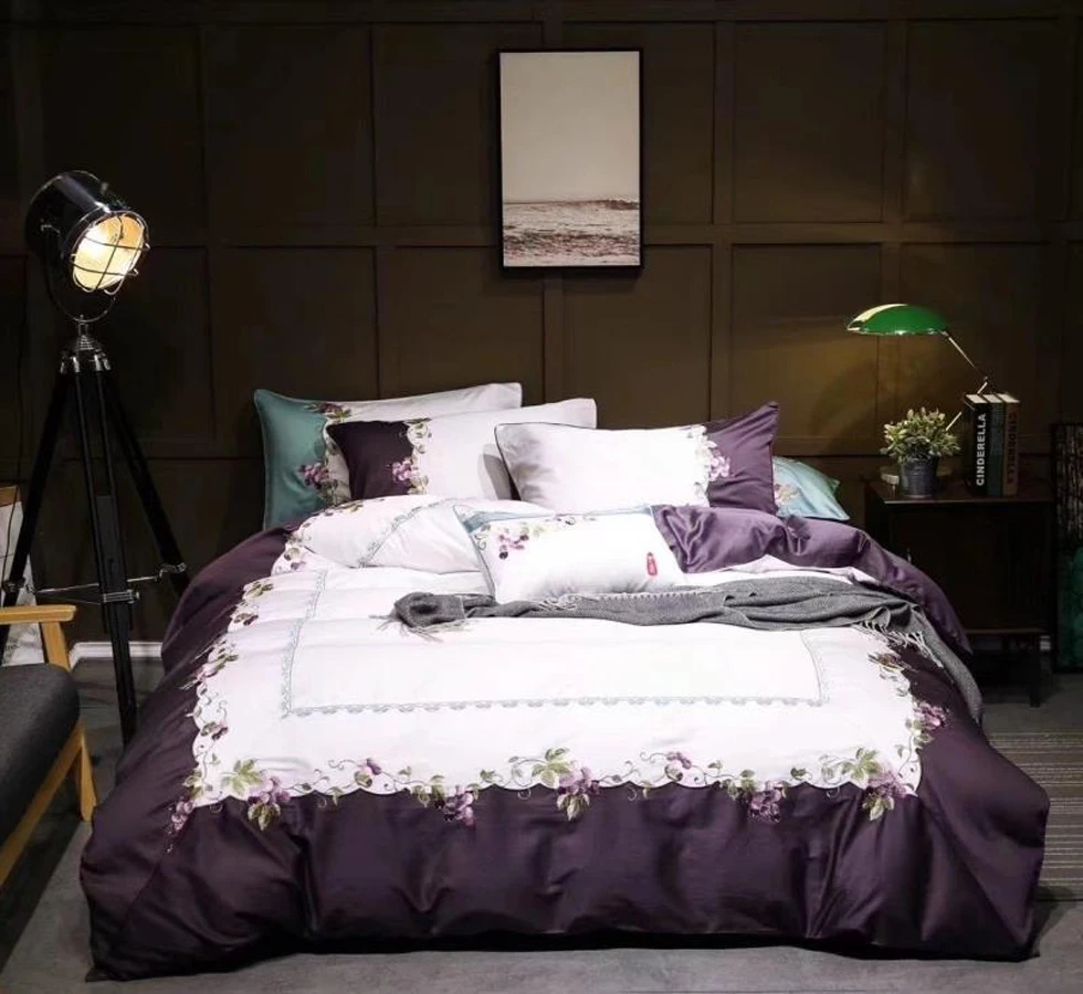 Queen King size 100S Egyptian cotton Luxury Bedding Set Golden Embroidery Duvet cover Bed cover Bed sheets set 4pcs white purple
Queen King size 100S Egyptian cotton Luxury Bedding Set Golden Embroidery Duvet cover Bed cover Bed sheets set 4pcs white purple