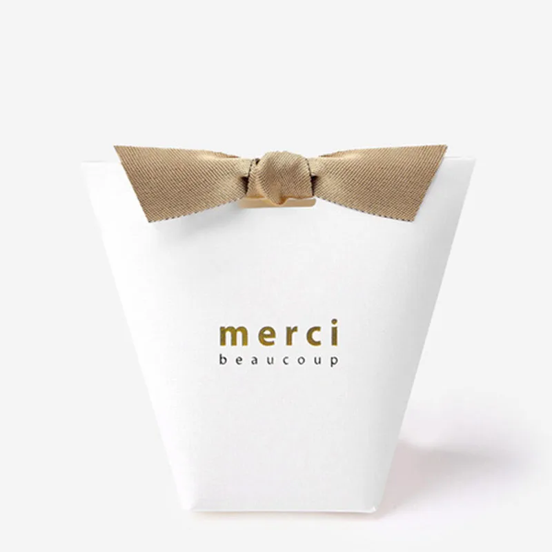 10pcs/lot Beautiful White Black Merci Candy box With Ribbon Small Size Golden Words Wedding Birthday Party Favor Gift Box
10pcs/lot Beautiful White Black Merci Candy box With Ribbon Small Size Golden Words Wedding Birthday Party Favor Gift Box