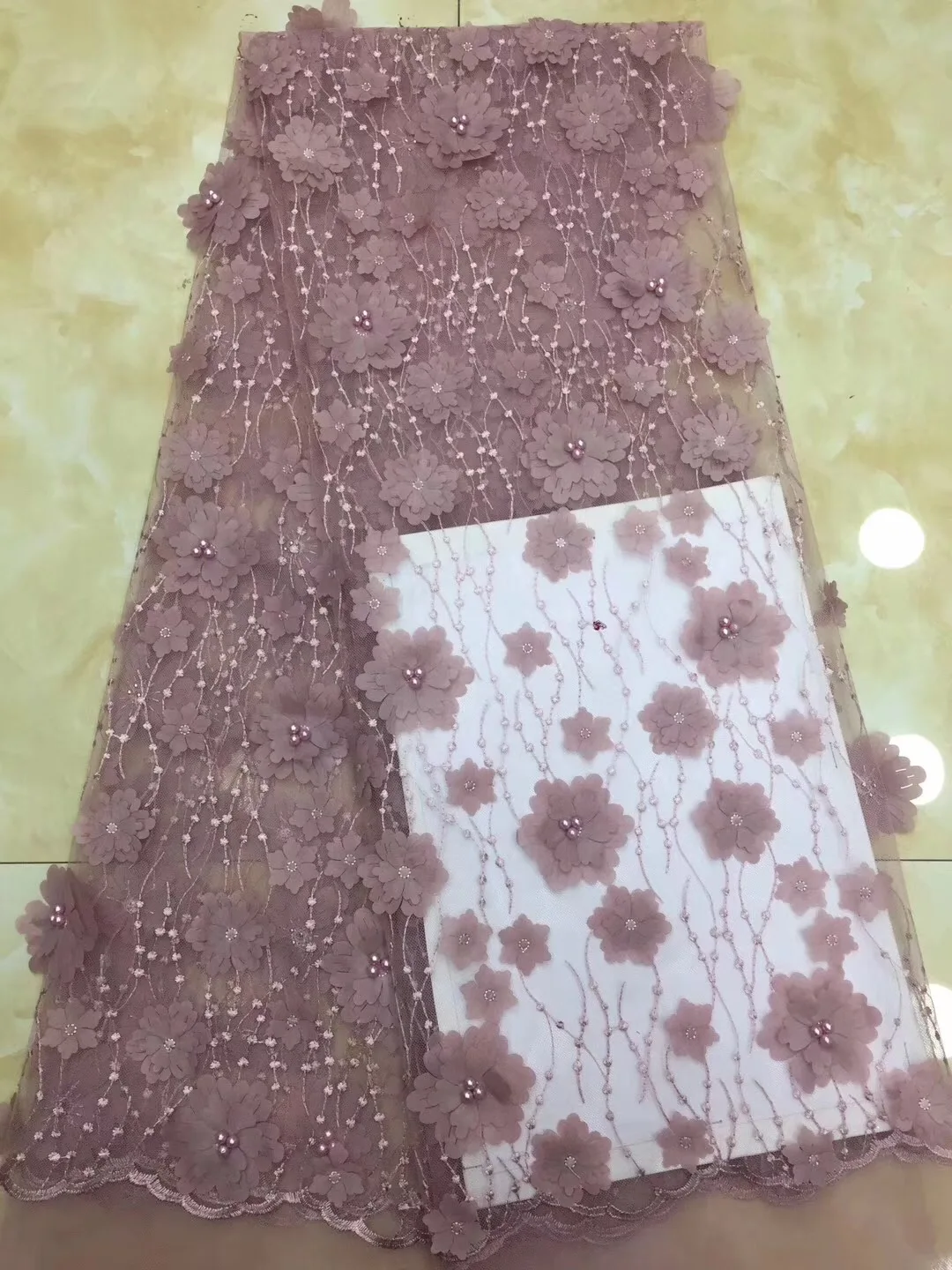 3D Flowers Lace Fabric 2019 High Quality Embroidered Trim Beaded Tulle Lace Fabric Brown African Lace Fabric For Women DP36
3D Flowers Lace Fabric 2019 High Quality Embroidered Trim Beaded Tulle Lace Fabric Brown African Lace Fabric For Women DP36