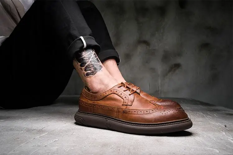 Shoes men Genuine Leather Men Dress Shoes Formal Business Soft Sole Carved Brogues Lace Up Summer Breathable Vintage Derby Shoes
Shoes men Genuine Leather Men Dress Shoes Formal Business Soft Sole Carved Brogues Lace Up Summer Breathable Vintage Derby Shoes