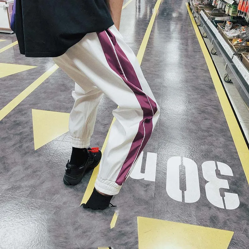 Outdoor 2021 Summer thin loose striped joggers running harem pants men elastic waist teenagers Drawstring trousers
Outdoor 2021 Summer thin loose striped joggers running harem pants men elastic waist teenagers Drawstring trousers