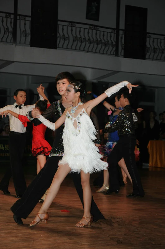 Upscale Latin dance game clothing Blackpool Latin dance competition skirt Latin dance costumes can be customized
Upscale Latin dance game clothing Blackpool Latin dance competition skirt Latin dance costumes can be customized