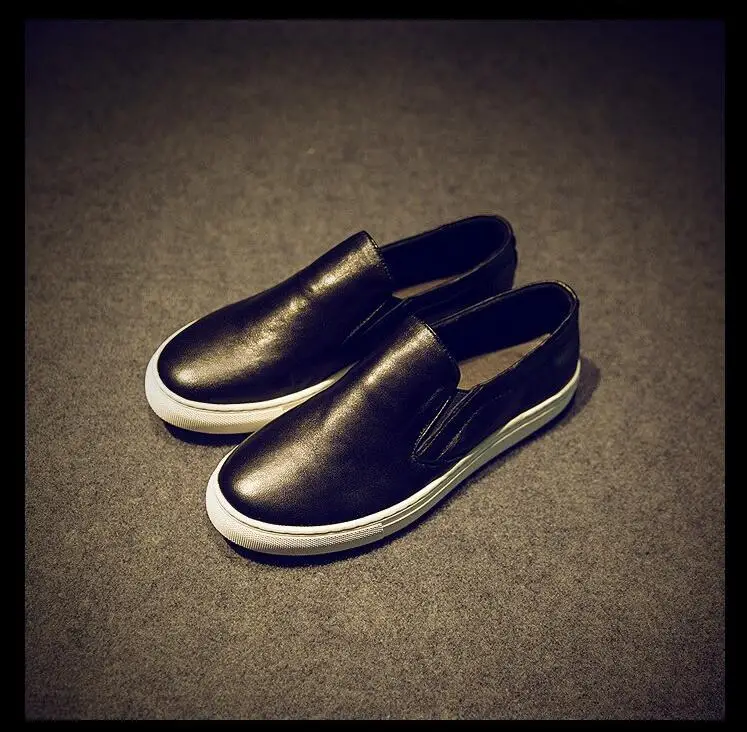 Slip-On New Men's Genuine Leather Flats Loafers Flats Classical Retro Black Moccasin Gommino Smart Casual Dress Shoe Soft Loafer
Slip-On New Men's Genuine Leather Flats Loafers Flats Classical Retro Black Moccasin Gommino Smart Casual Dress Shoe Soft Loafer