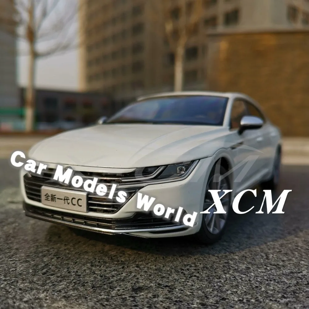 Модель литая автомобиля для Arteon следующего поколения C 1:18 (белый) + небольшой