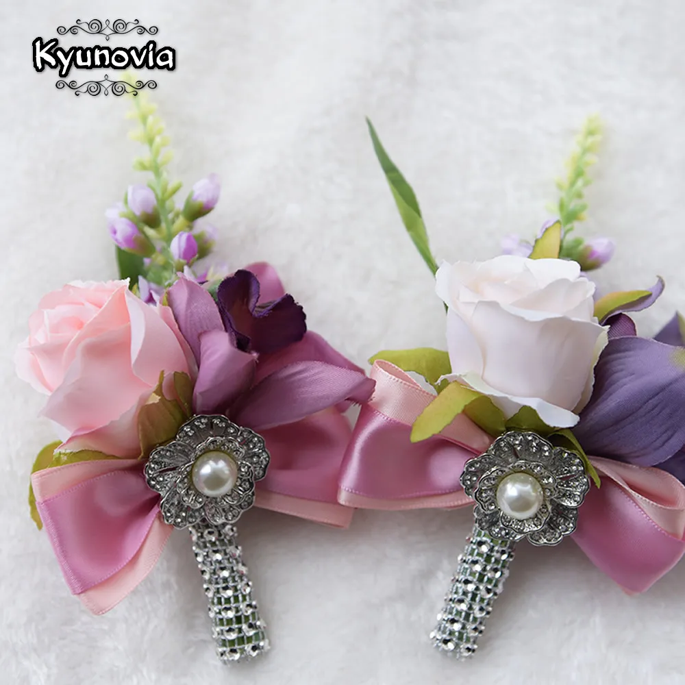 Kyunovia Wedding Prom Boutonniere Flower Brooch Groom Bridesmaid Groomsmen Wrist Flowers Hand Corsage Witness Boutonniere FE42
Kyunovia Wedding Prom Boutonniere Flower Brooch Groom Bridesmaid Groomsmen Wrist Flowers Hand Corsage Witness Boutonniere FE42