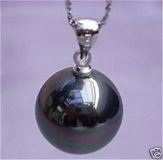 

Lustrous 16mm Black sea shell pearl pendant necklace