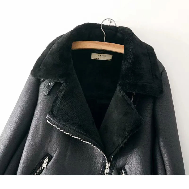 Winter women's 2018 new plus velvet thickening lambskin fur one locomotive lapel black large size women's jacket zipper coat
Winter women's 2018 new plus velvet thickening lambskin fur one locomotive lapel black large size women's jacket zipper coat