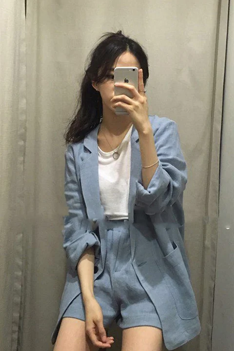 Women Office Lady Solid color Short Pant Suits 2 Two Piece Sets Fashion Notched Jacket Blazer + High Waist Shorts Femme
Women Office Lady Solid color Short Pant Suits 2 Two Piece Sets Fashion Notched Jacket Blazer + High Waist Shorts Femme