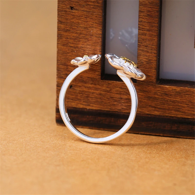 Ethnic hot sale gold two flower adjustable rings cubic zircon Tibetan sliver anel feminino fashion rings 2019 women KJZ0168
Ethnic hot sale gold two flower adjustable rings cubic zircon Tibetan sliver anel feminino fashion rings 2019 women KJZ0168