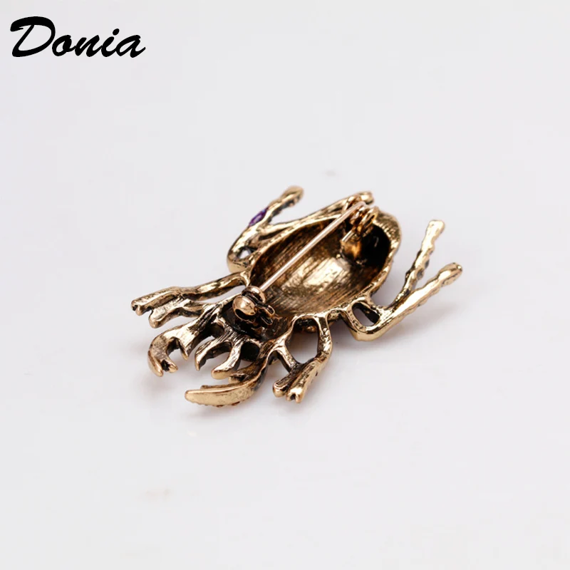Donia jewelry Fashion personality Europe and America retro beetle brooch ladies wild Enamel insect brooch coat pin
Donia jewelry Fashion personality Europe and America retro beetle brooch ladies wild Enamel insect brooch coat pin