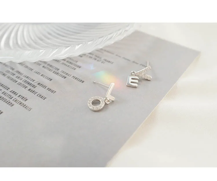 Newest Style Free Shipping Fashion 925 Sterling Silver Asymmetric Rhinestone Love Stud Earrings Jewelry Pendientes Brincos
Newest Style Free Shipping Fashion 925 Sterling Silver Asymmetric Rhinestone Love Stud Earrings Jewelry Pendientes Brincos