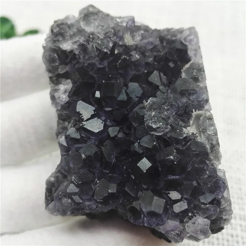 114gNatural Stone!,very Transparent Deep Purple Fluorite Rough Mineral Rock Home Furnishing Article
114gNatural Stone!,very Transparent Deep Purple Fluorite Rough Mineral Rock Home Furnishing Article