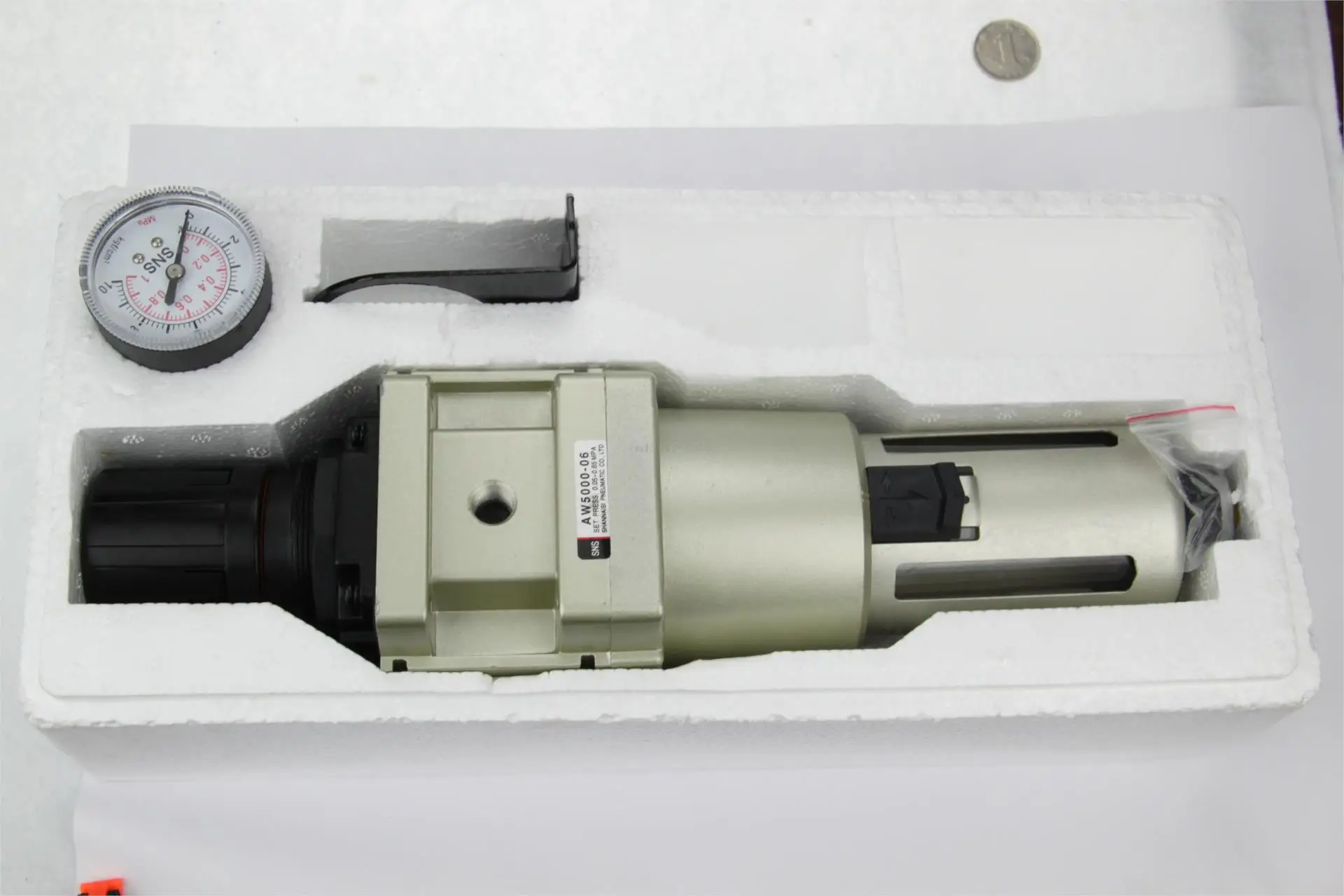 AW5000-06A 3/4''BSPT SMC type semiauto drain regulator filter SNS pneumatic component SMC type compressor air treatment
AW5000-06A 3/4''BSPT SMC type semiauto drain regulator filter SNS pneumatic component SMC type compressor air treatment