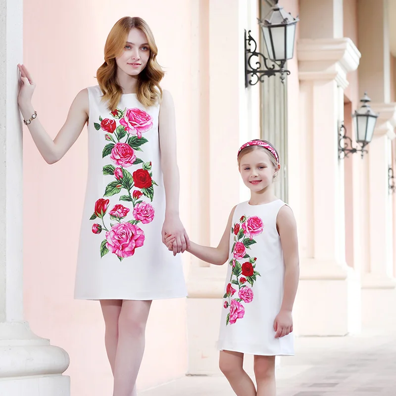 Beenira 2020 Summer Family Matching Outfits Mother Or Daughter Floral Dress Sleeveless Party Dress European and American Style
Beenira 2020 Summer Family Matching Outfits Mother Or Daughter Floral Dress Sleeveless Party Dress European and American Style