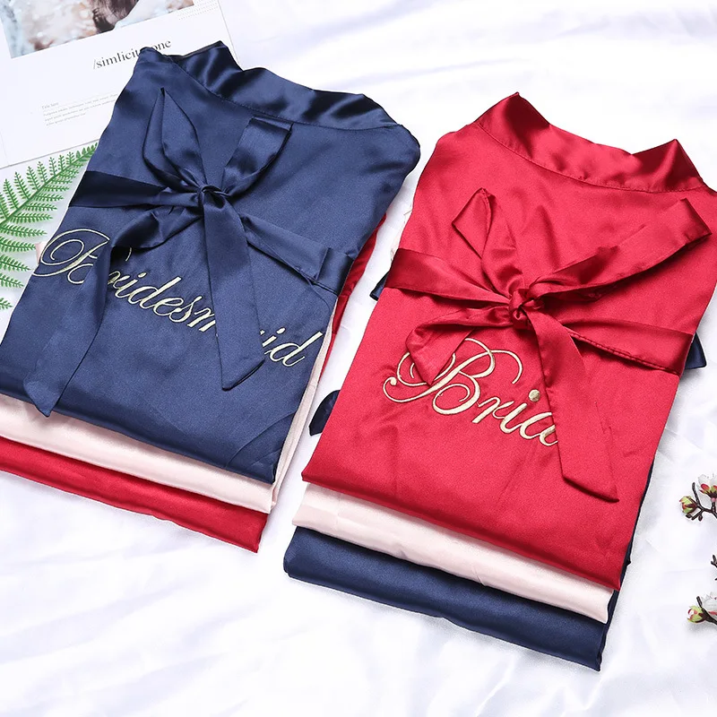 Embroidery Rayon Robe Women's Pajamas Sexy Bathrobe Dressing Gowns For Women Bride Bridesmaid Wedding Robes Sexy Sleepwear
Embroidery Rayon Robe Women's Pajamas Sexy Bathrobe Dressing Gowns For Women Bride Bridesmaid Wedding Robes Sexy Sleepwear