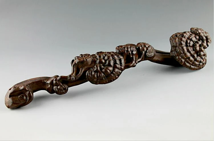 Exquisite Chinese Classical Handmade Collection Decoration Black Catalpa Wood Ganoderma "Ru yi" Auspicious Statue
Exquisite Chinese Classical Handmade Collection Decoration Black Catalpa Wood Ganoderma "Ru yi" Auspicious Statue
