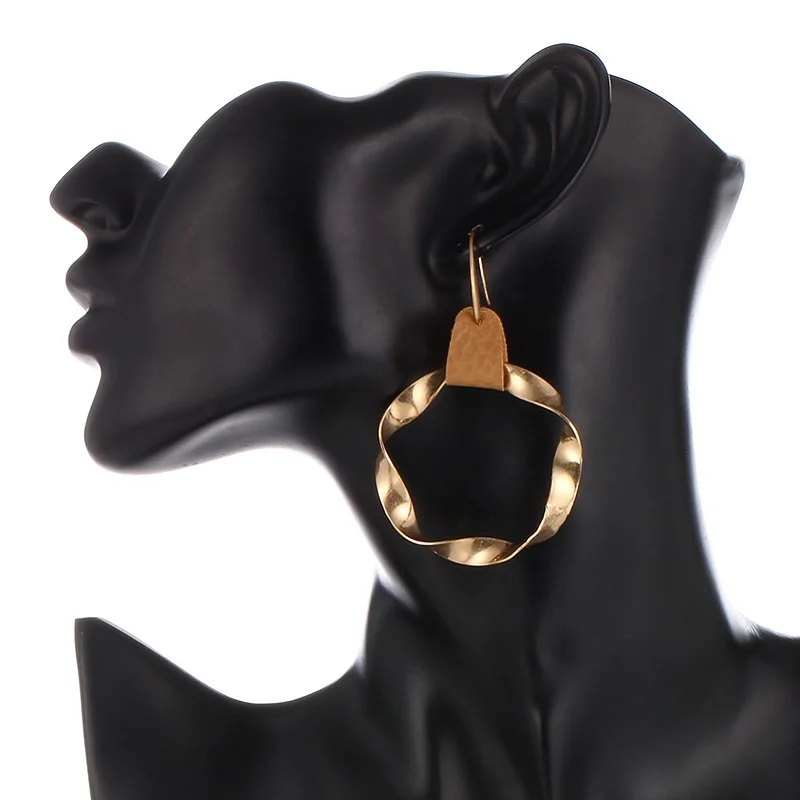 Shineland Vintage Creative Circle Leather Pendant Earrings For Women Alloy Round Drop Earring Party Jewelry pendientes mujer N08
Shineland Vintage Creative Circle Leather Pendant Earrings For Women Alloy Round Drop Earring Party Jewelry pendientes mujer N08