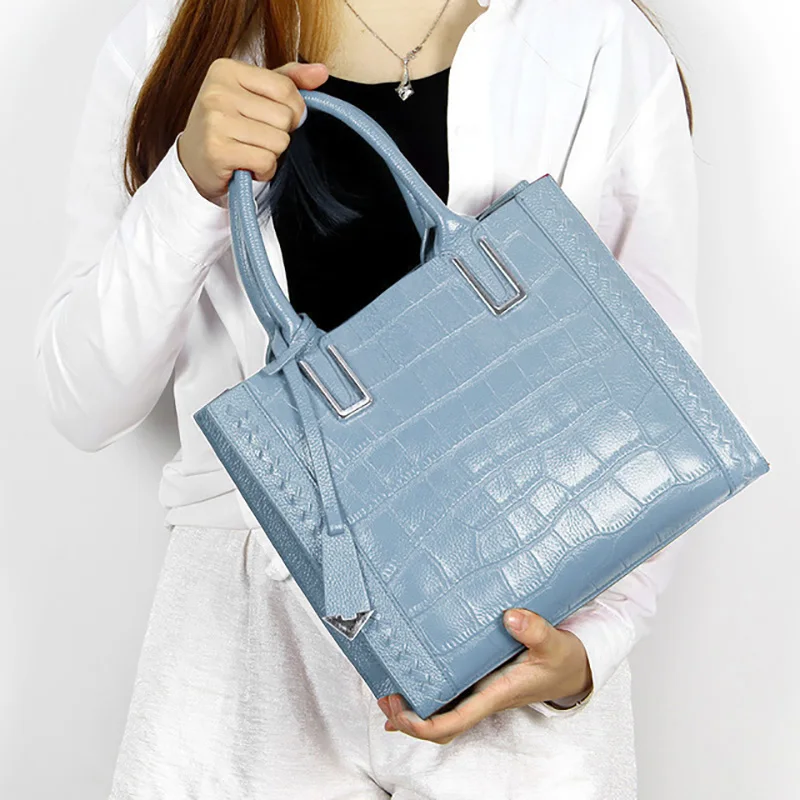 Female Big Tote Bag Genuine Leather Retro Crocodile Pattern Women Handbag Lady Classic Shoulder Messenger Bags Shopping Purse
Female Big Tote Bag Genuine Leather Retro Crocodile Pattern Women Handbag Lady Classic Shoulder Messenger Bags Shopping Purse