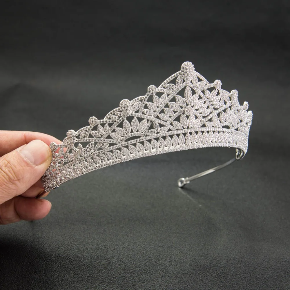 Classic CZ Cubic Zirconia Flower Wedding Bridal Silver Tiara Diadem Crown Women Girl Prom Party Hair Jewelry Accessories S30001
Classic CZ Cubic Zirconia Flower Wedding Bridal Silver Tiara Diadem Crown Women Girl Prom Party Hair Jewelry Accessories S30001