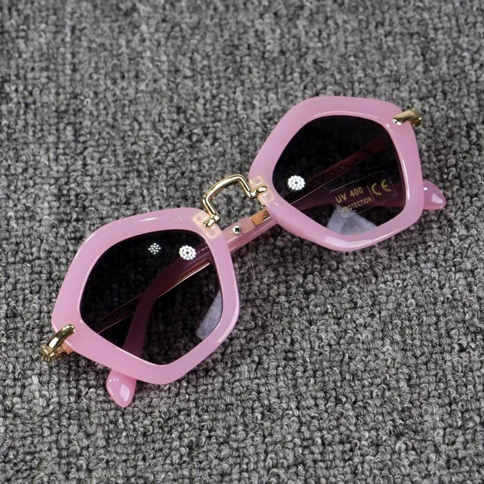 Candy Colors glasses Baby girls Retro Cute Frame sunglasses for Kids high quality children sunglasses Gold Metal leg n790
Candy Colors glasses Baby girls Retro Cute Frame sunglasses for Kids high quality children sunglasses Gold Metal leg n790