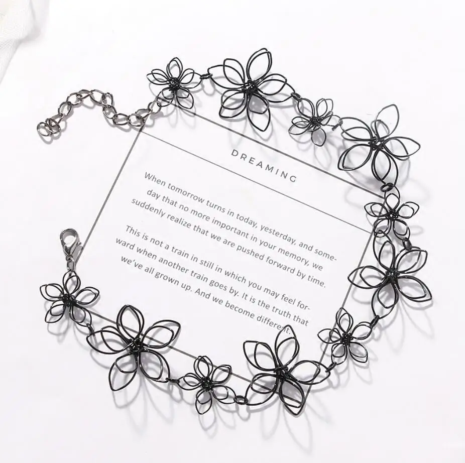 Short Black Floret Clavicular Chain Simple And Generous Neck Chain Women Neck Jewelry Necklace
Short Black Floret Clavicular Chain Simple And Generous Neck Chain Women Neck Jewelry Necklace