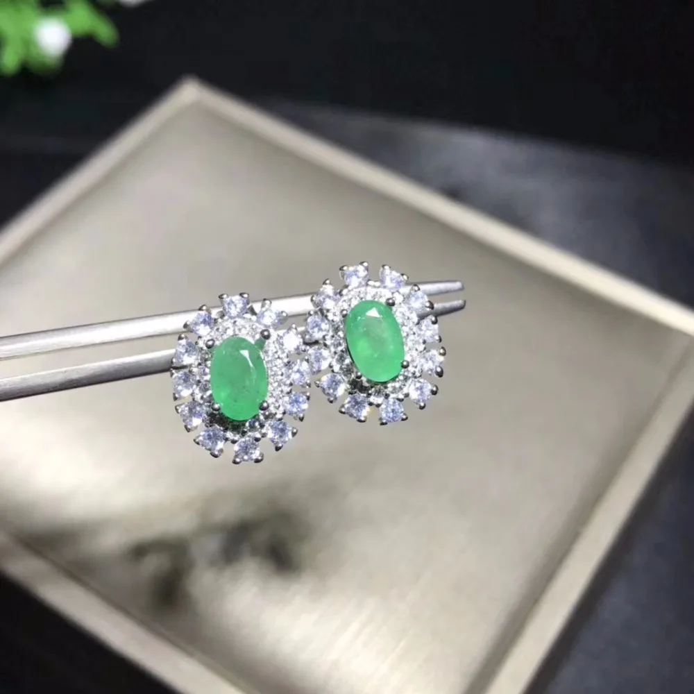 Женские серьги-гвоздики Almei, из серебра 925 пробы, с натуральным изумрудом, 4 Х6 мм х2 шт., с камнем рождения, свадебные ювелирные украшения FR106
Женские серьги-гвоздики Almei, из серебра 925 пробы, с натуральным изумрудом, 4 Х6 мм х2 шт., с камнем рождения, свадебные ювелирные украшения FR106