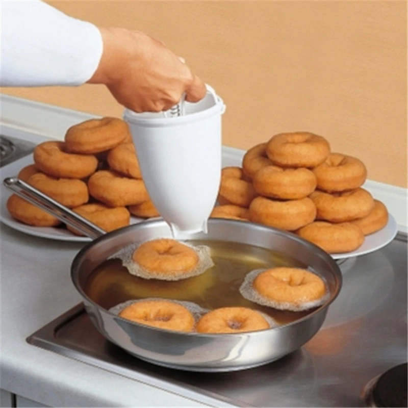 1Pc Dessert Donut Making Tool DIY Donut Making Artifact Milking Machine Creative Baking Tools Kitchen Dessert Gadget Accessoires
1Pc Dessert Donut Making Tool DIY Donut Making Artifact Milking Machine Creative Baking Tools Kitchen Dessert Gadget Accessoires