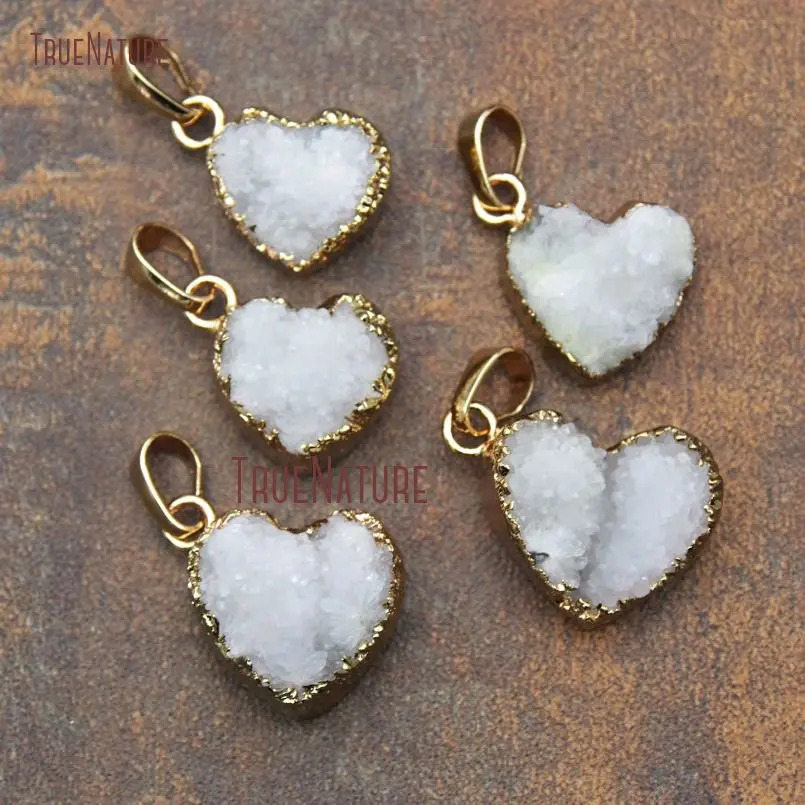 Lovely Cute Tiny Heart Charm Jewelry Findings Gold Electroplated Single Bail Pendants For Necklace Approx 17*15 mm PM11231
Lovely Cute Tiny Heart Charm Jewelry Findings Gold Electroplated Single Bail Pendants For Necklace Approx 17*15 mm PM11231